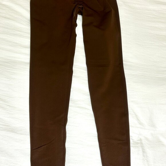 ALPHALETE Amplify Scrunch Brown Yoga Leggings - Picture 6 of 6